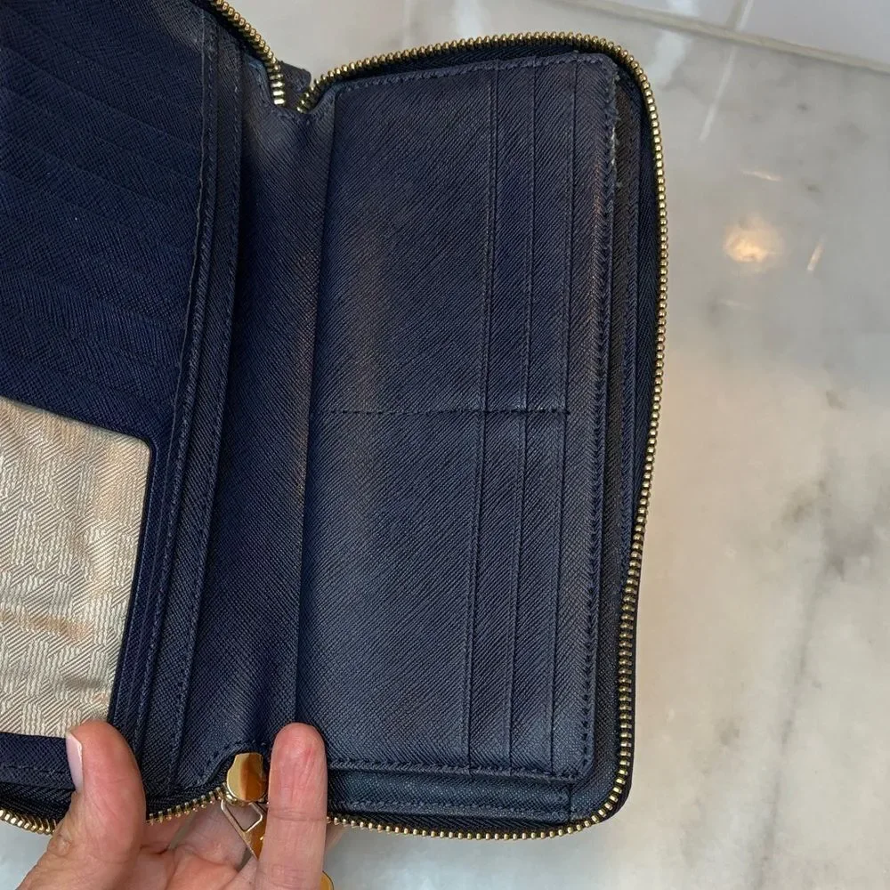 Michael Kors Wallet Saffiano Leather Full Zip Jet Set Continental Wallet